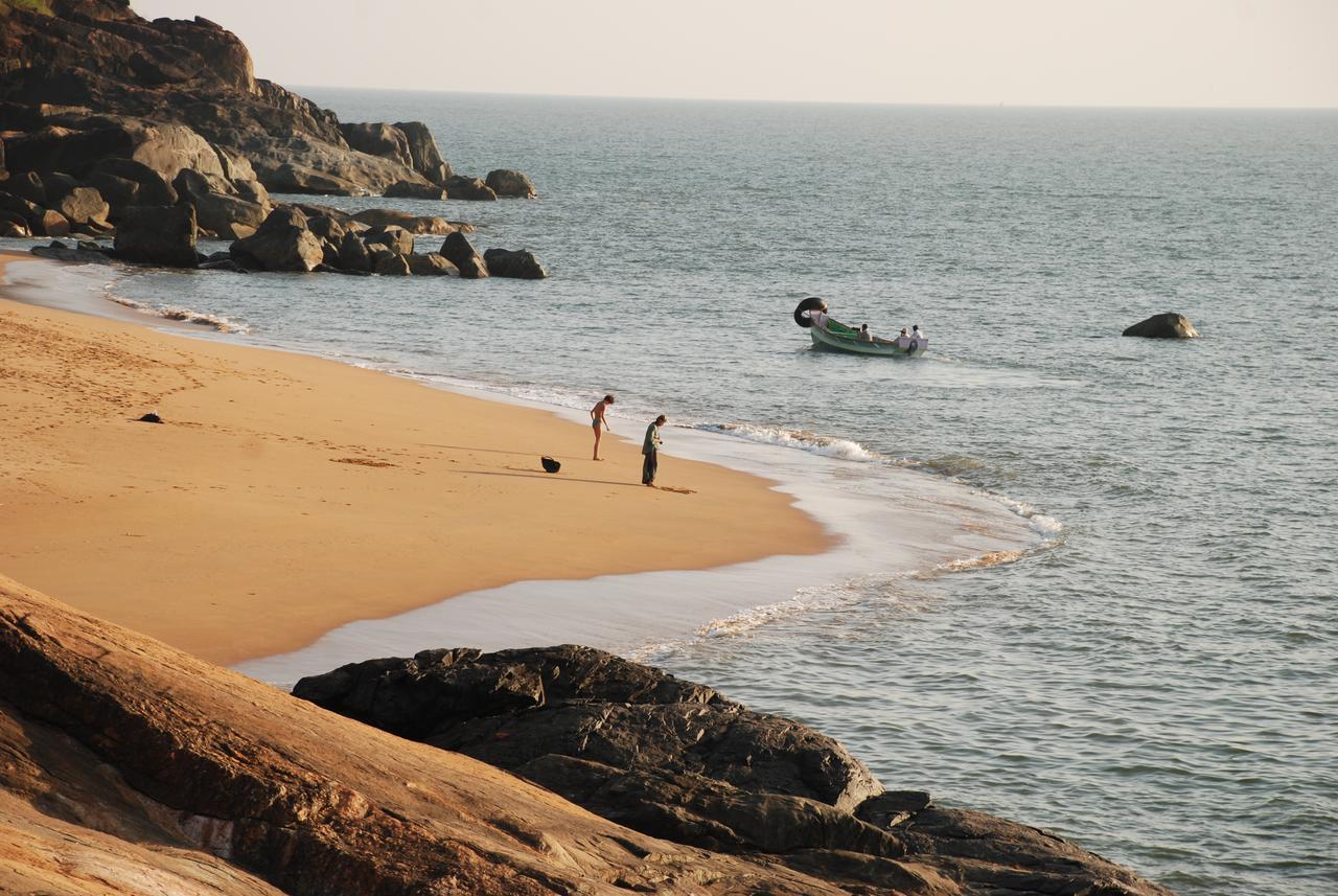 Honey Beach Cottages โกการ์นา ภายนอก รูปภาพ